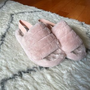 Fuzzy house slippers